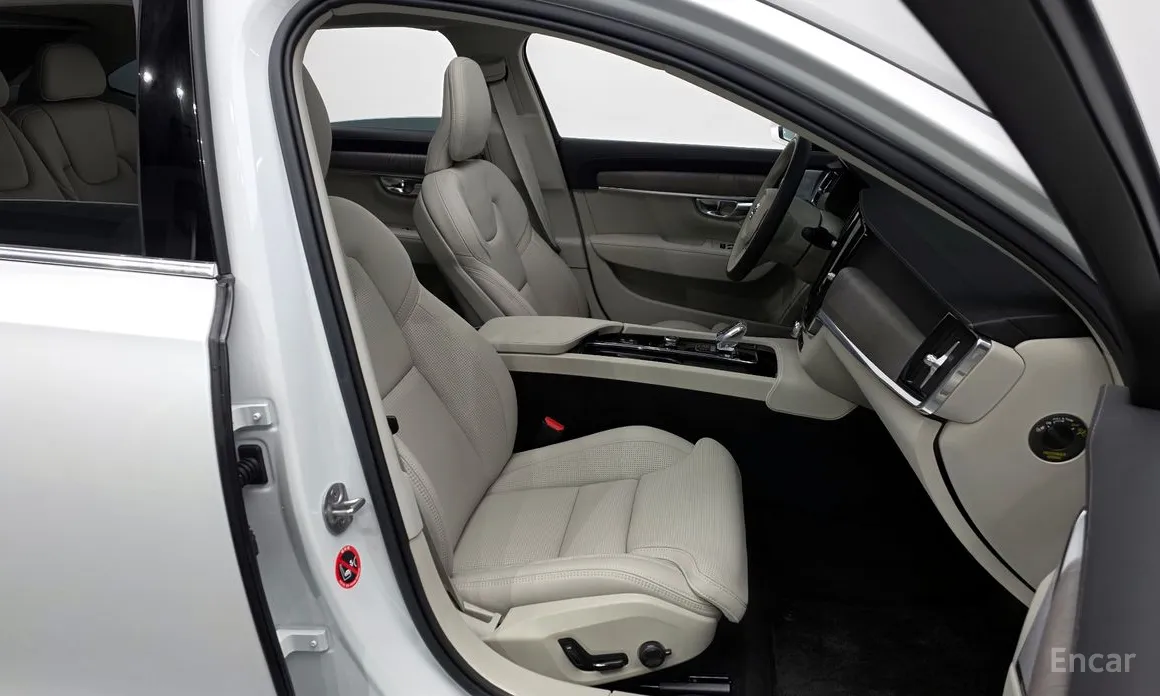 Фото 11 - Volvo S90