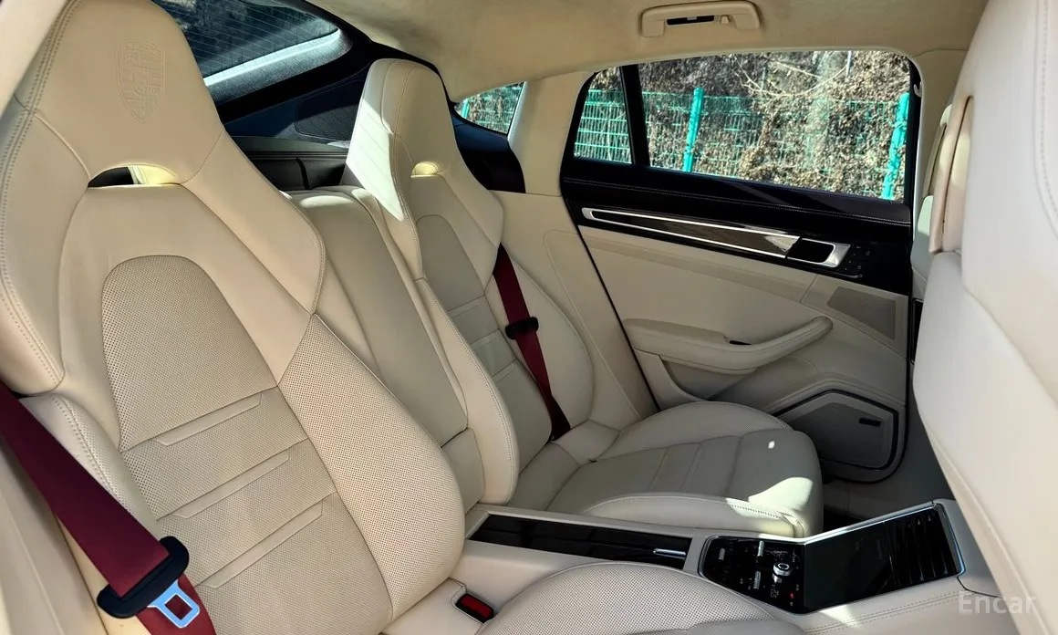 Фото 15 - Porsche Panamera