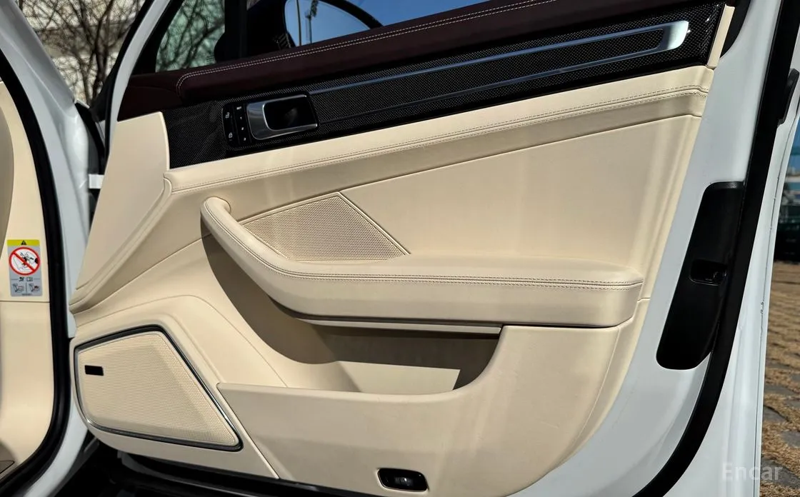 Фото 16 - Porsche Panamera