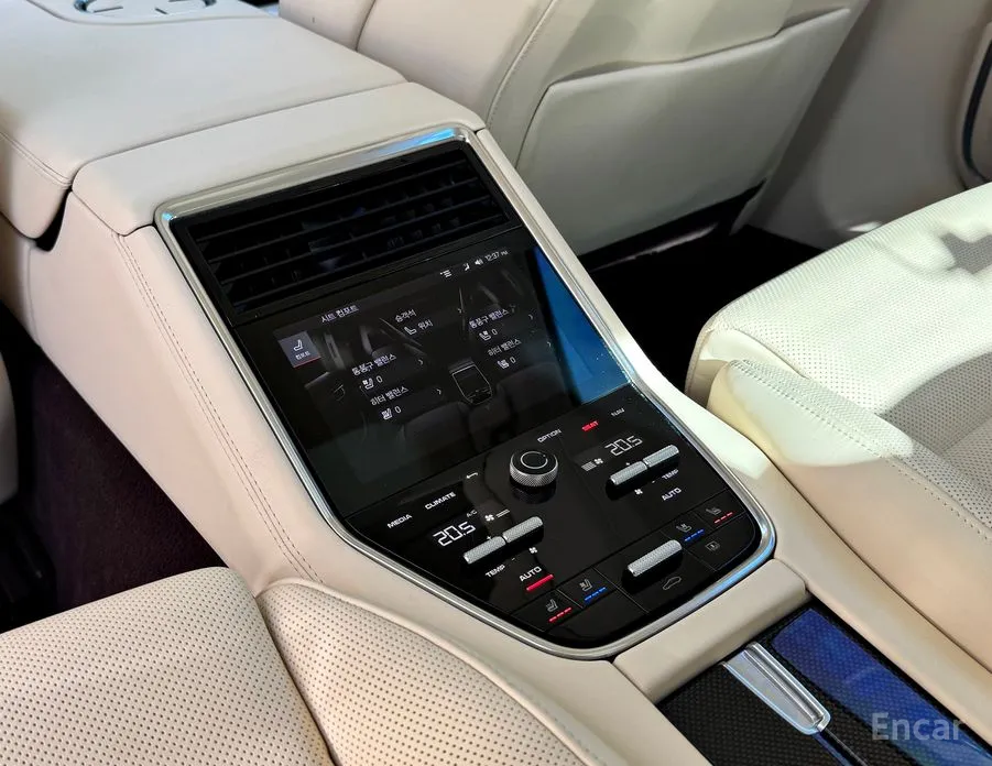 Фото 19 - Porsche Panamera