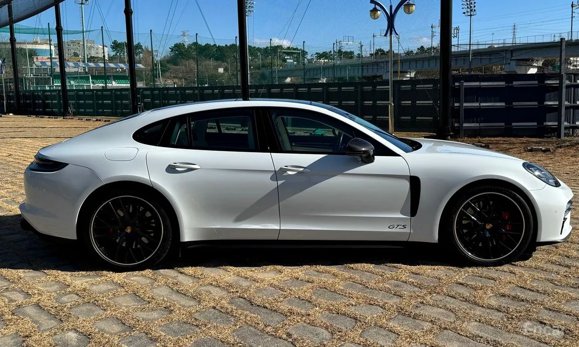 Фото 7 - Porsche Panamera