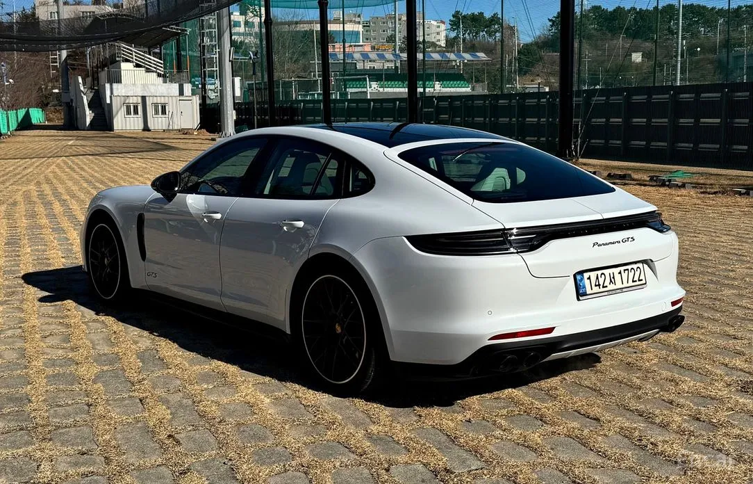 Фото 9 - Porsche Panamera
