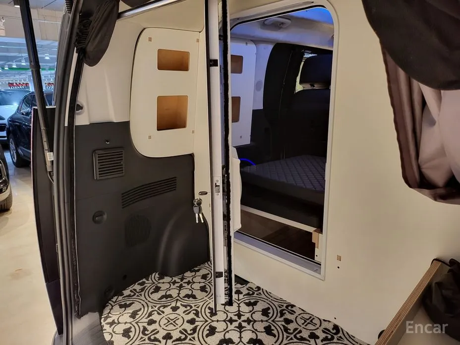 Фото 19 - Hyundai Staria