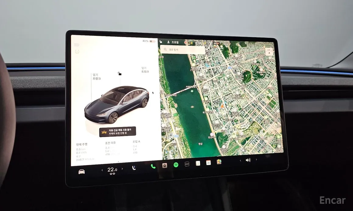 Фото 14 - Tesla Model 3