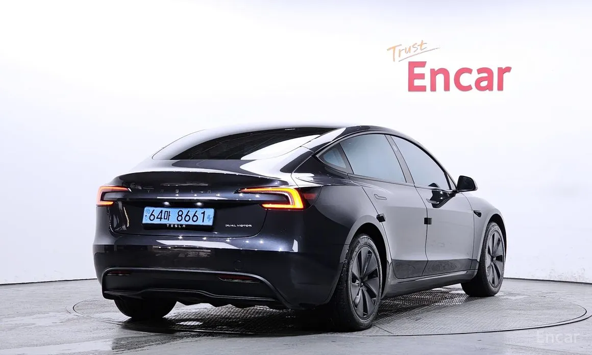 Фото 2 - Tesla Model 3