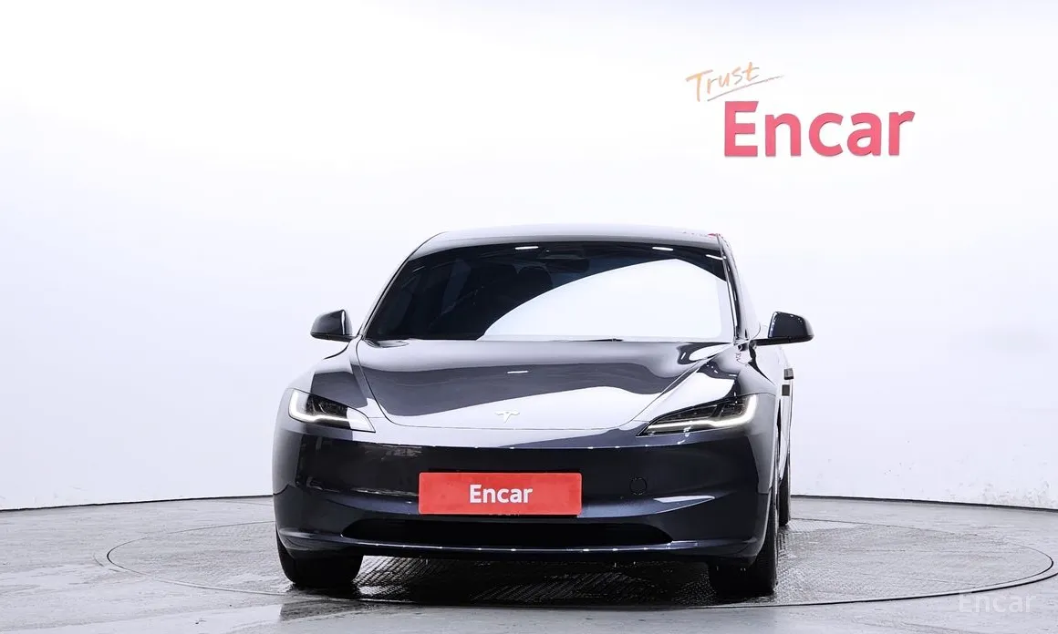 Фото 3 - Tesla Model 3