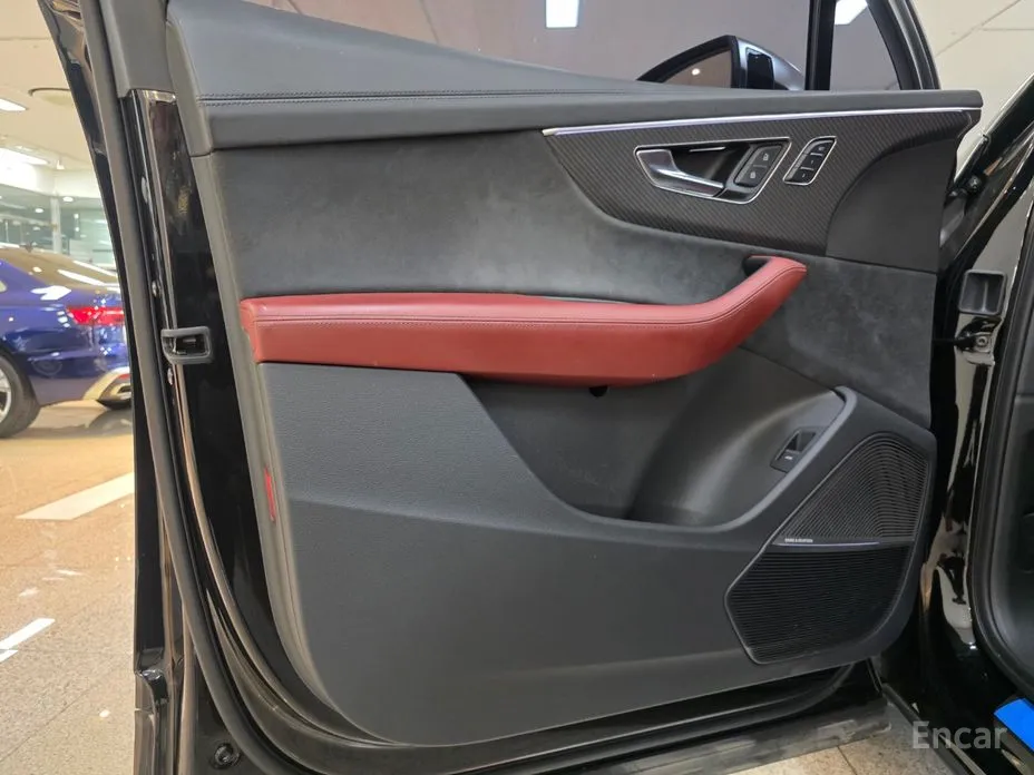 Фото 12 - Audi SQ7