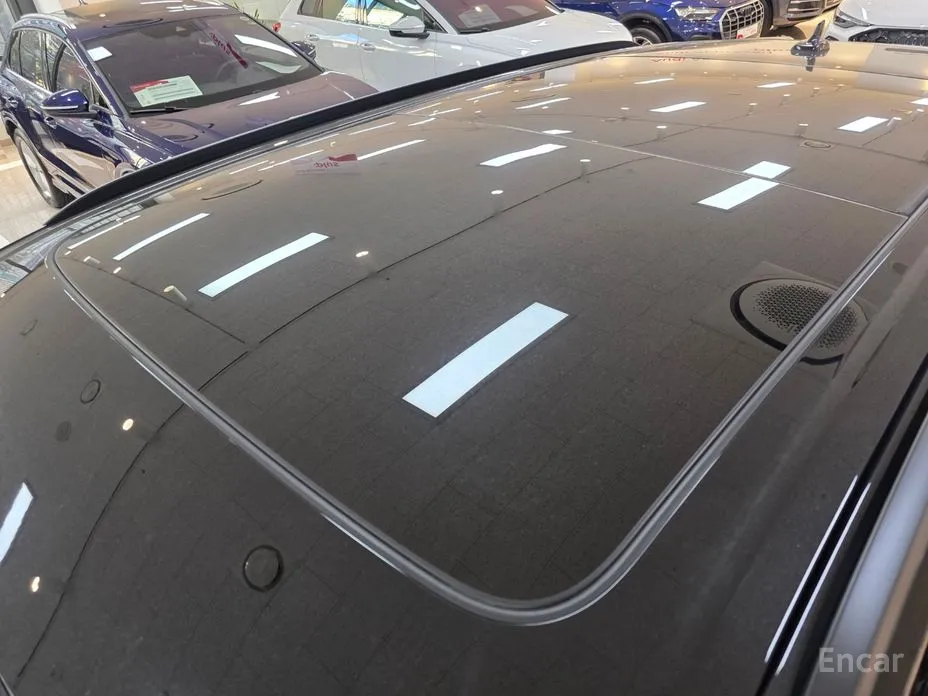 Фото 16 - Audi SQ7