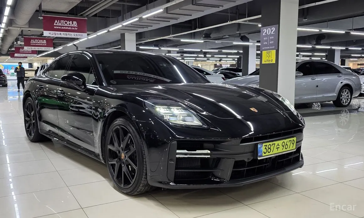 Фото 19 - Porsche Panamera