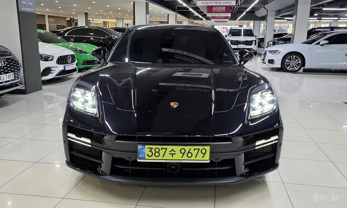 Фото 3 - Porsche Panamera