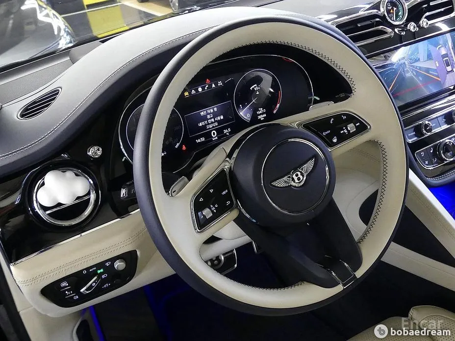 Фото 13 - Bentley Bentayga