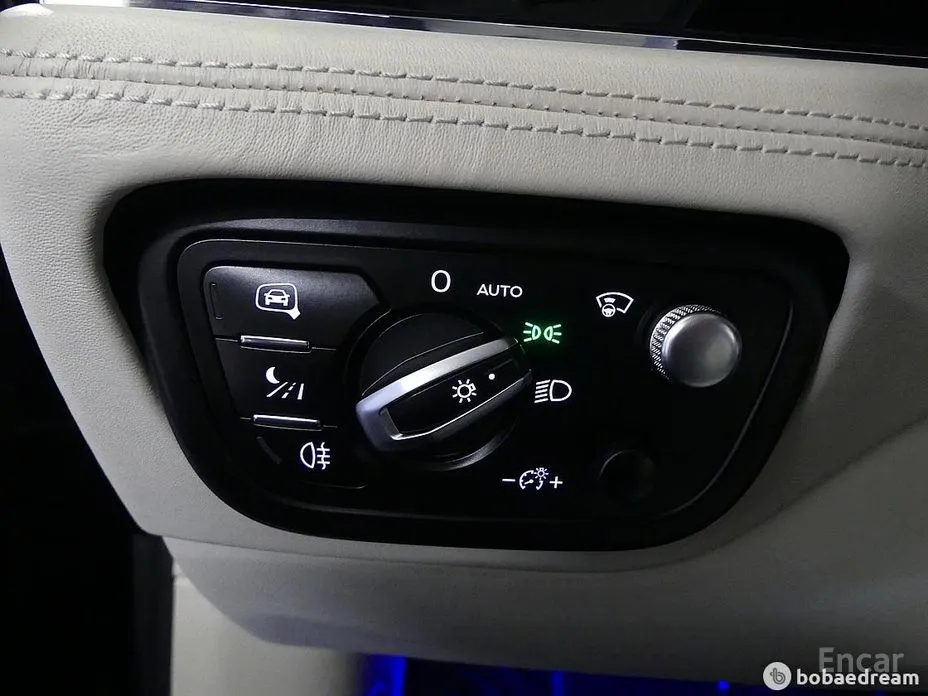 Фото 14 - Bentley Bentayga