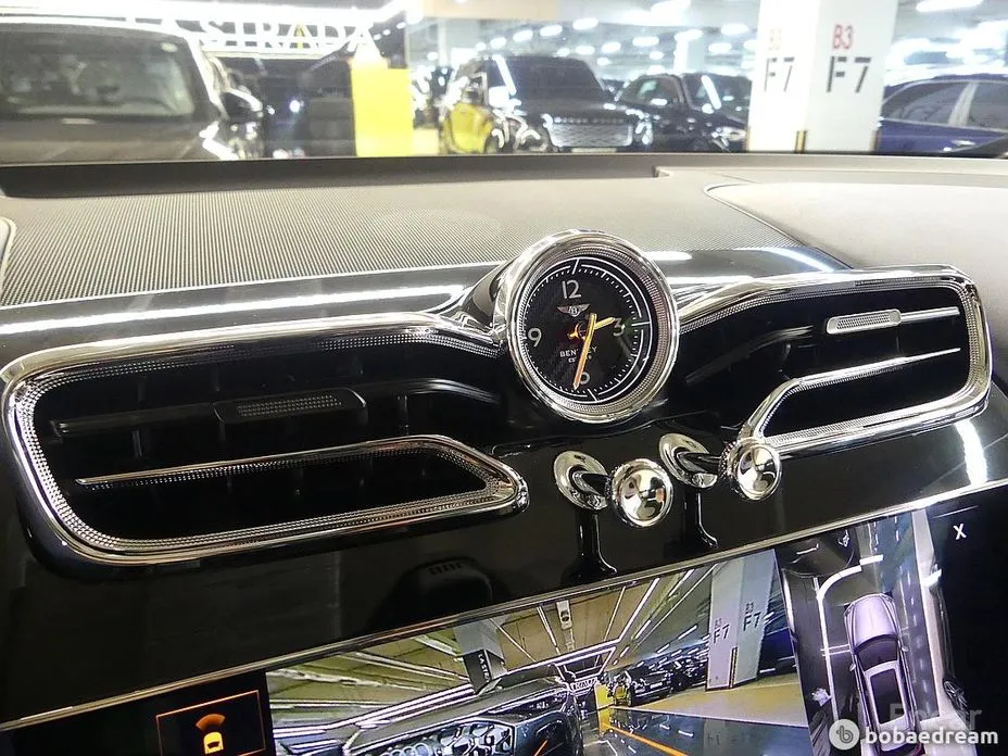 Фото 19 - Bentley Bentayga