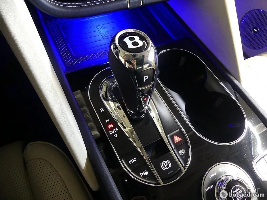 Фото 9 - Bentley Bentayga