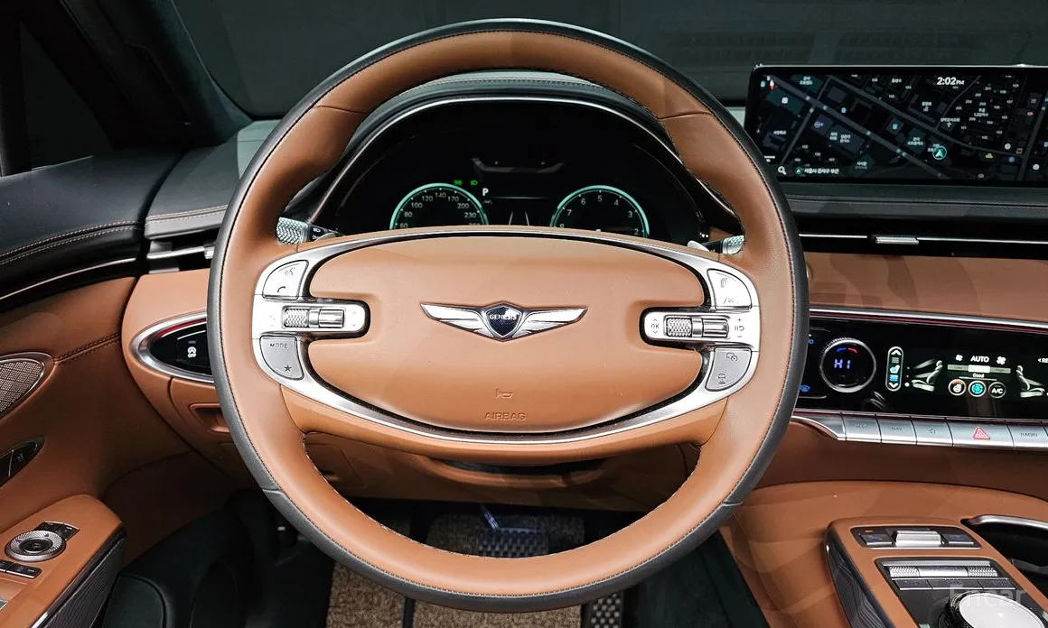 Photo 13 - Genesis GV70