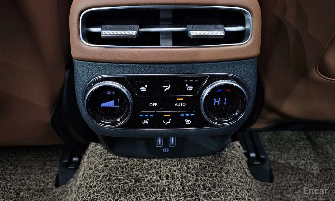 Photo 18 - Genesis GV70