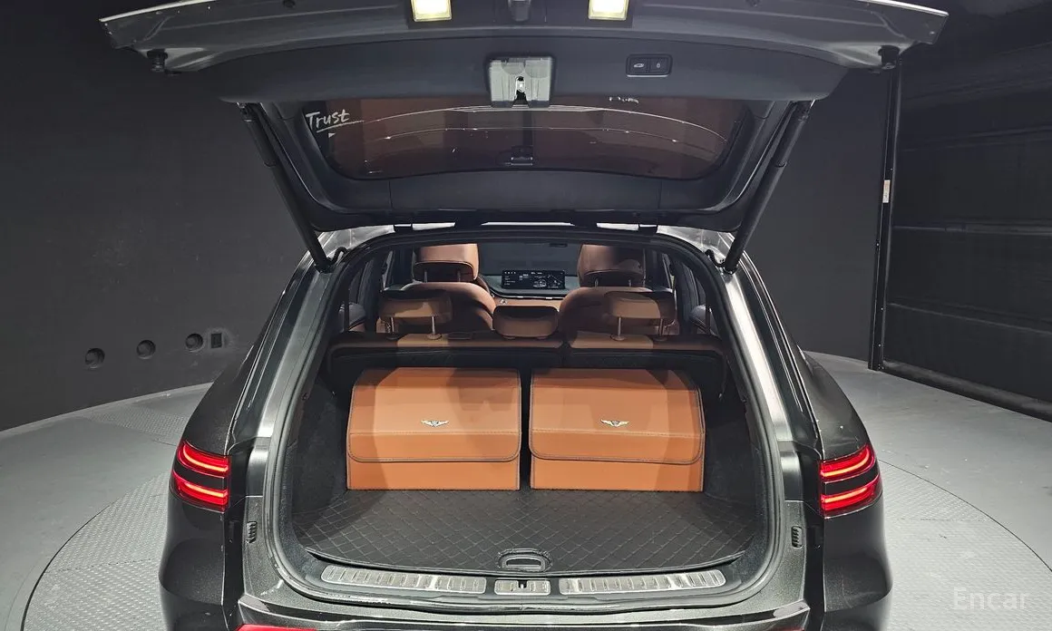 Photo 20 - Genesis GV70