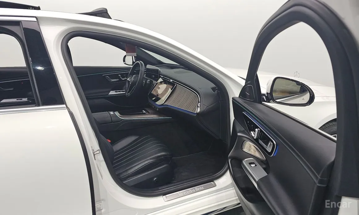Mercedes-Benz E-Class 2024 E300 4MATIC Exclusive
