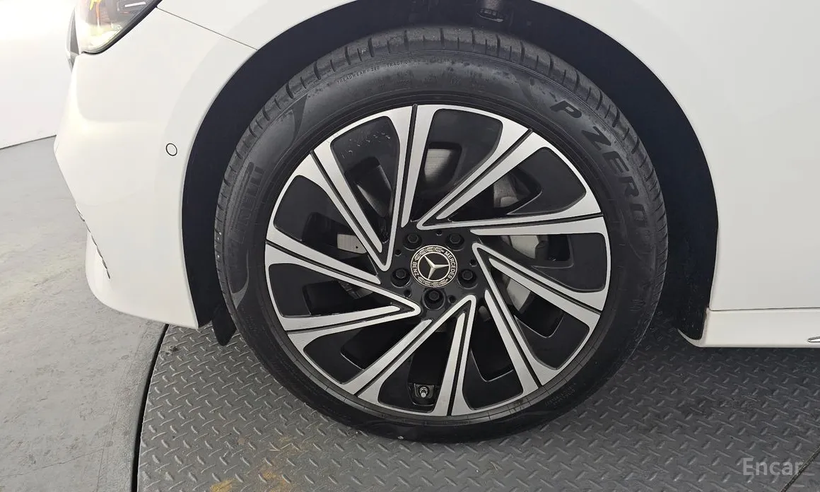Mercedes-Benz E-Class 2024 E300 4MATIC Exclusive