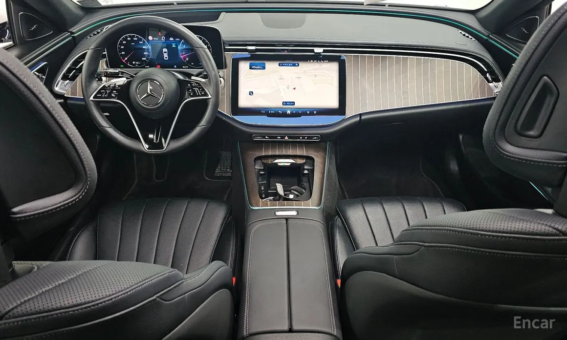 Mercedes-Benz E-Class 2024 E300 4MATIC Exclusive
