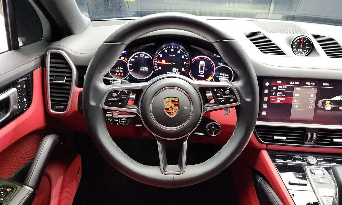 Фото 13 - Porsche Cayenne