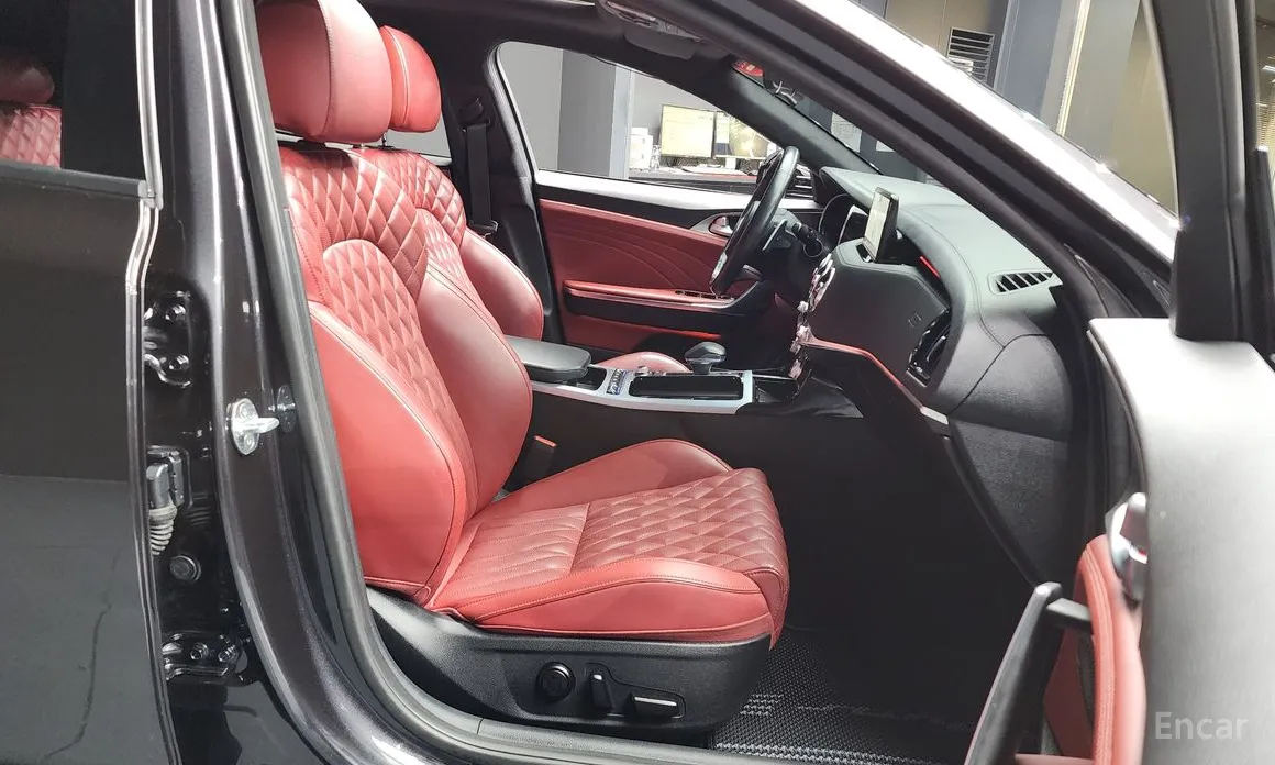 Фото 11 - Kia Stinger