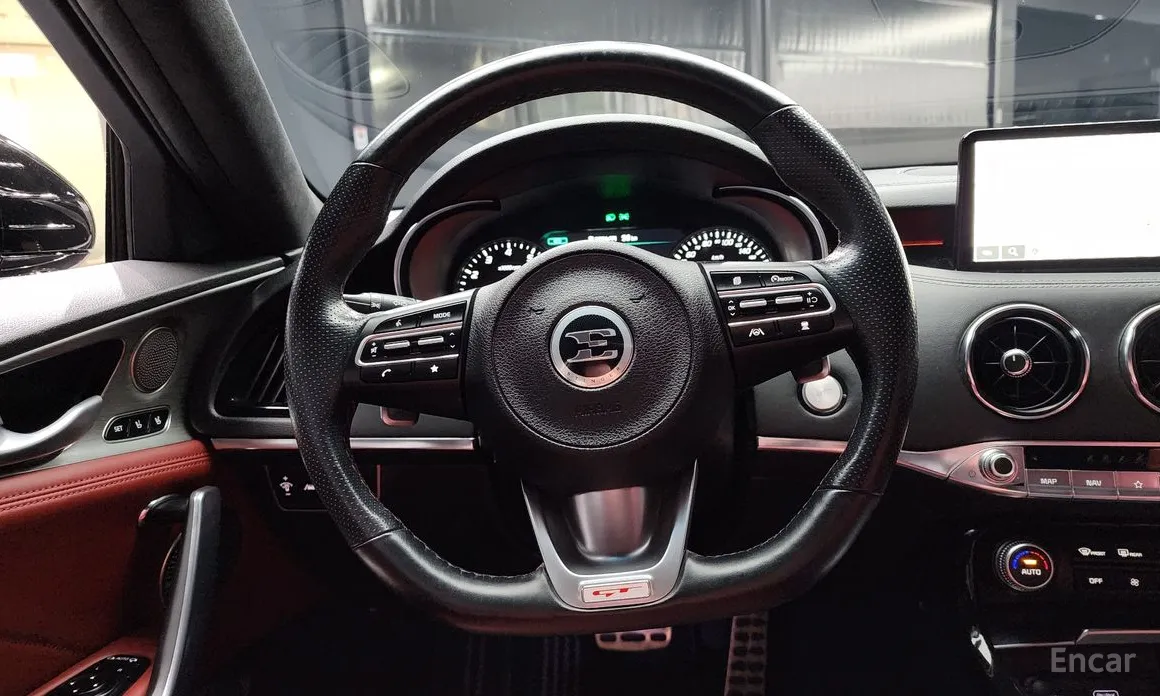 Фото 13 - Kia Stinger