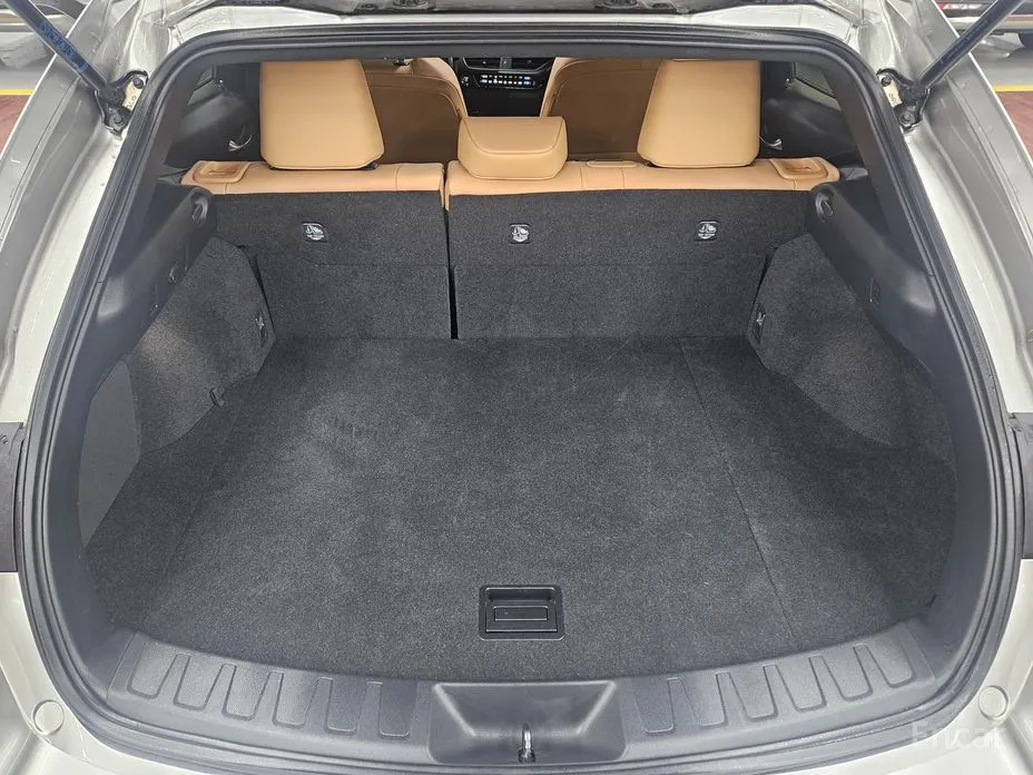 Фото 15 - Lexus UX