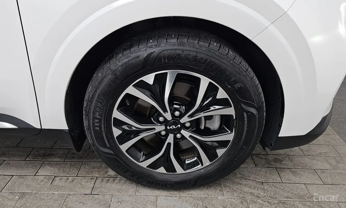 Фото 5 - Kia Carnival