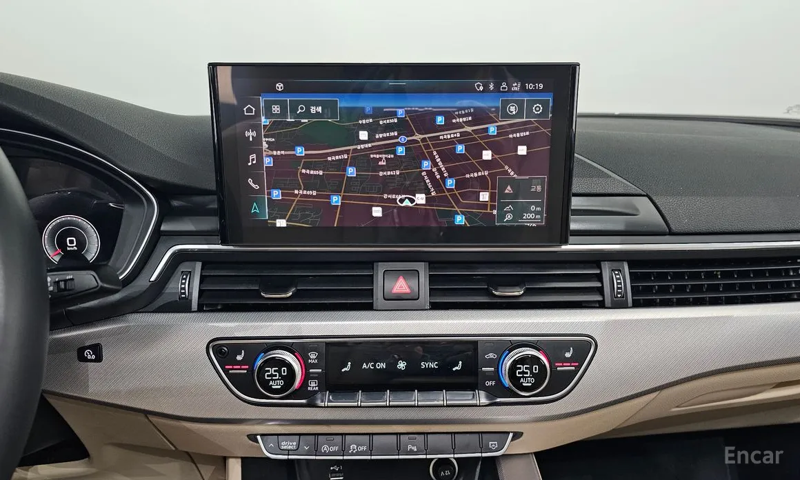 Фото 14 - Audi A4