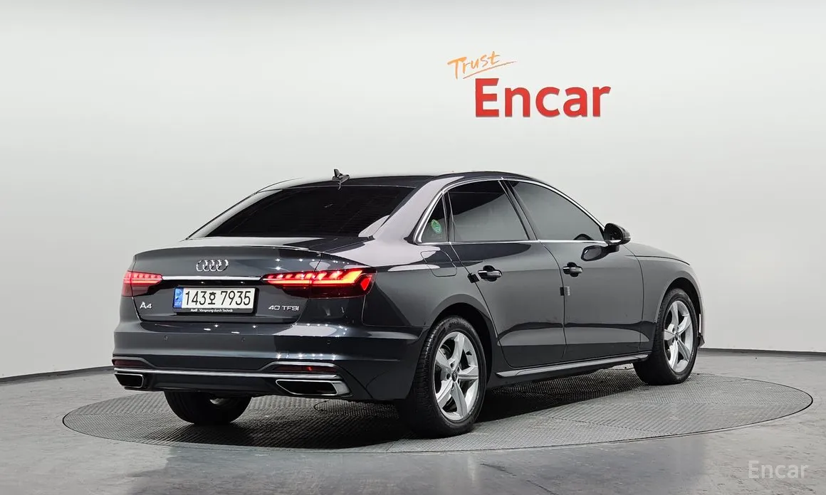 Фото 2 - Audi A4