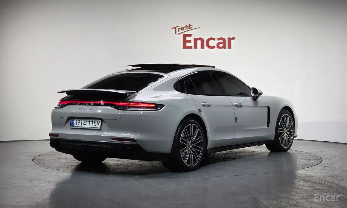Porsche Panamera 2017 2.9 AWD Platinum Edition