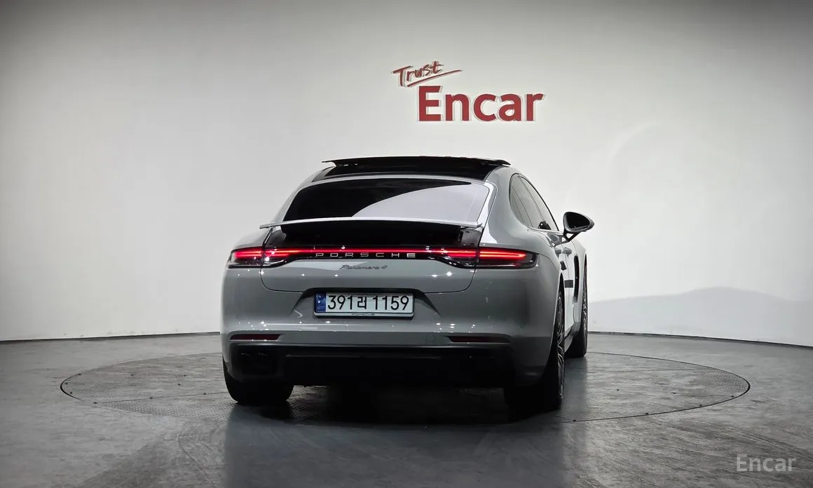 Porsche Panamera 2017 2.9 AWD Platinum Edition