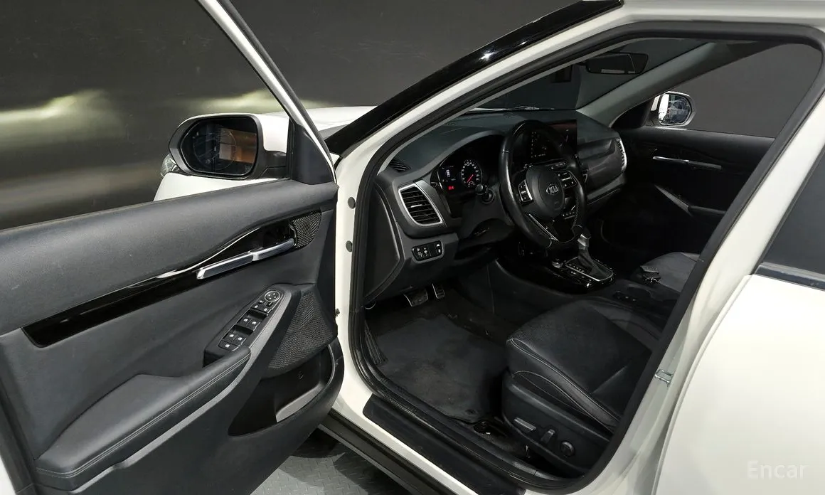 Фото 10 - Kia Seltos