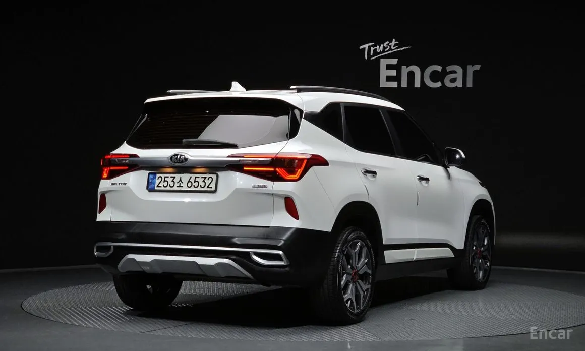 Фото 2 - Kia Seltos