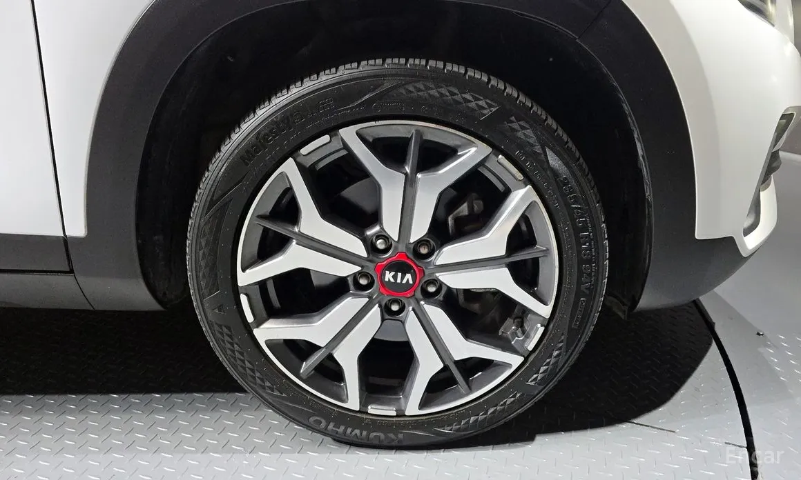 Фото 5 - Kia Seltos