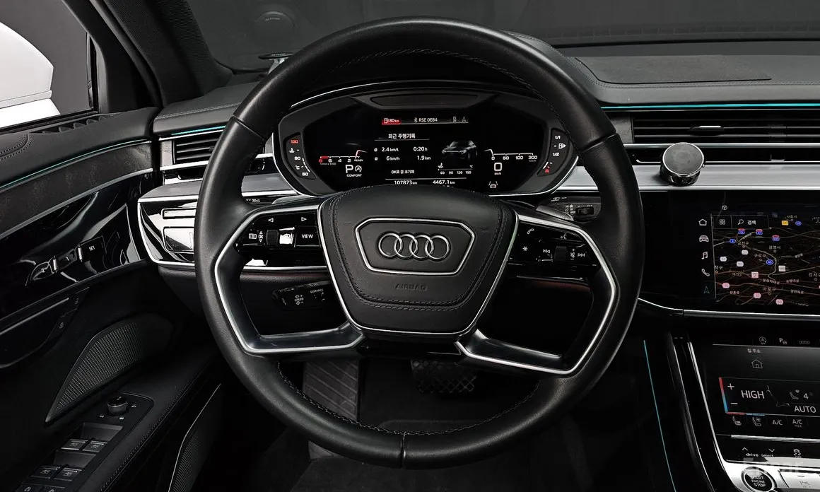 Фото 13 - Audi A8