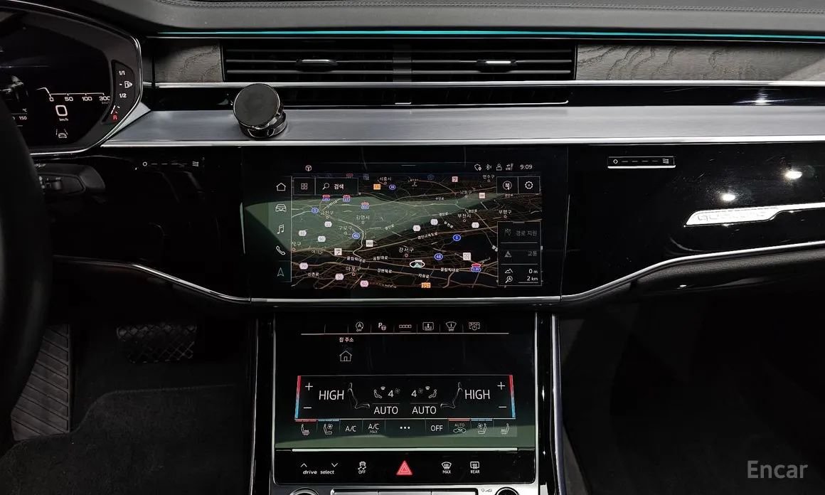 Фото 14 - Audi A8