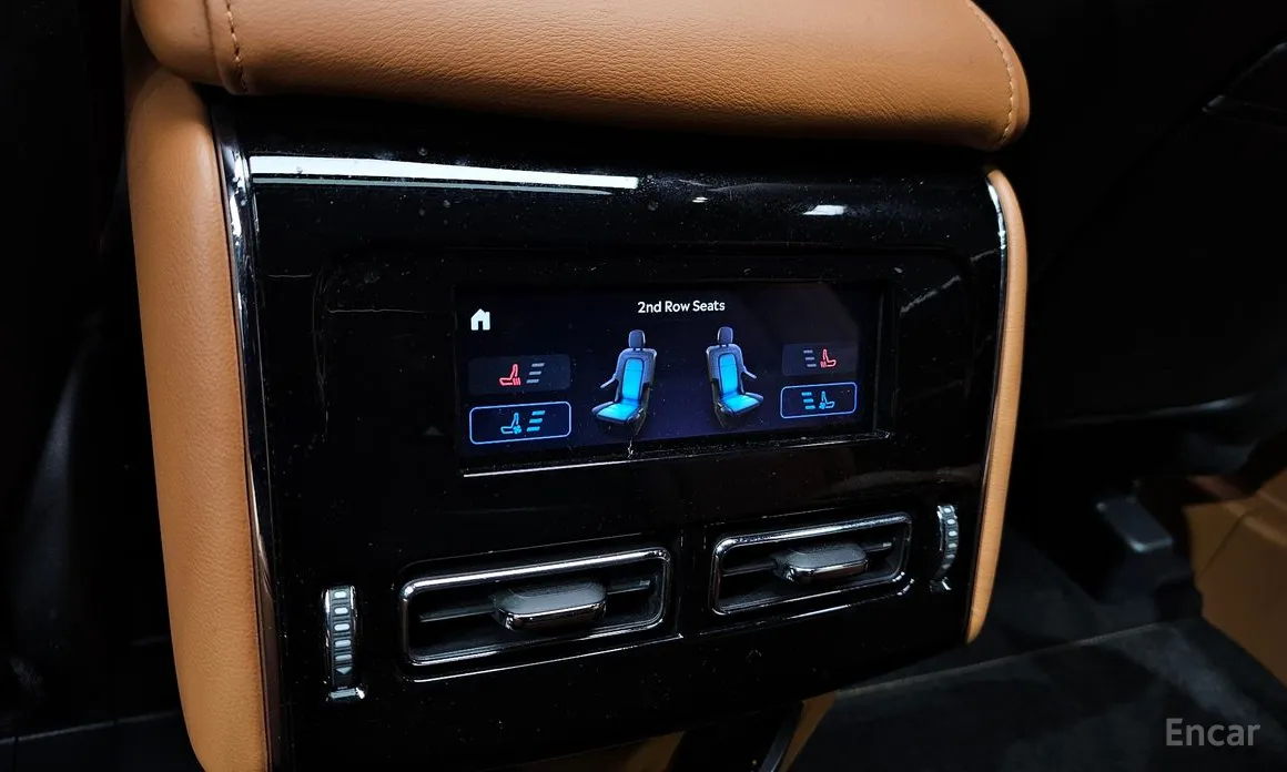 Фото 19 - Lincoln Aviator