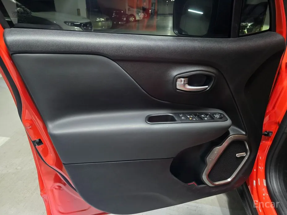 Фото 12 - Jeep Renegade