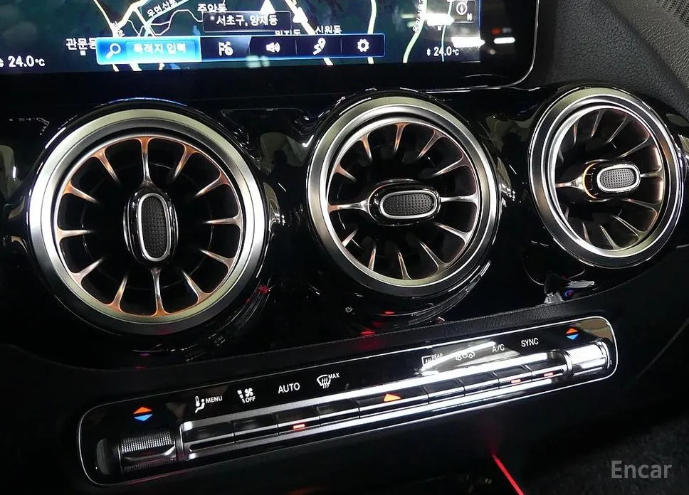 Фото 18 - Mercedes-Benz GLA-Class