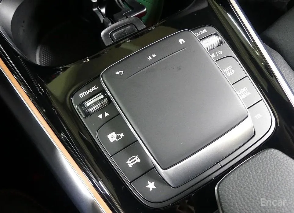 Фото 19 - Mercedes-Benz GLA-Class