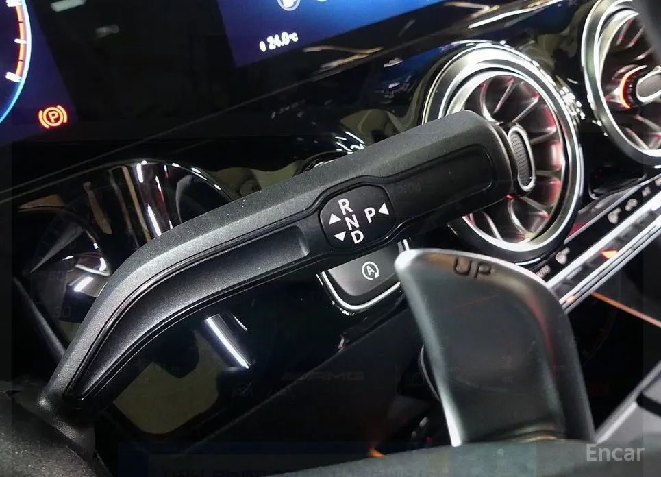 Фото 6 - Mercedes-Benz GLA-Class