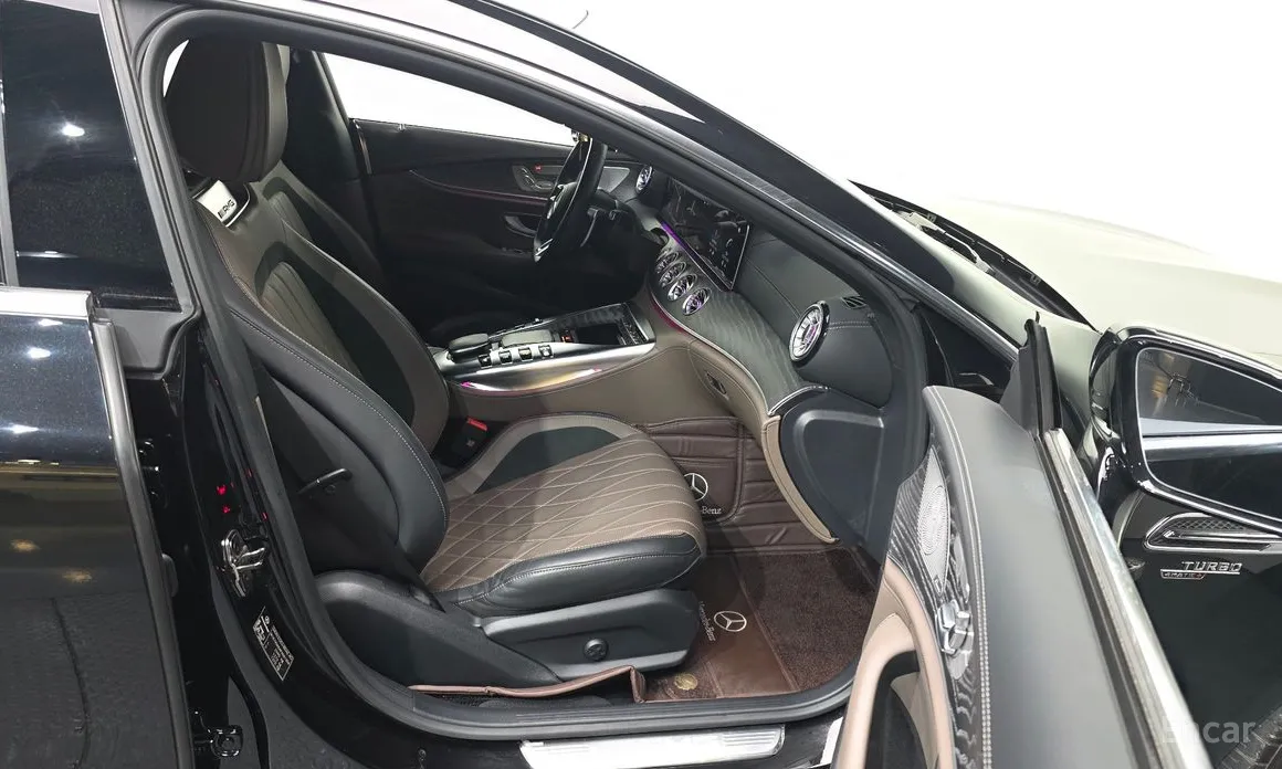 Фото 11 - Mercedes-Benz AMG GT