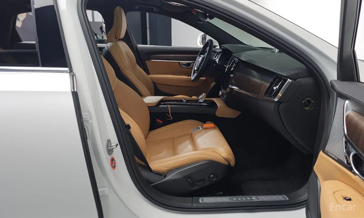 Фото 11 - Volvo S90