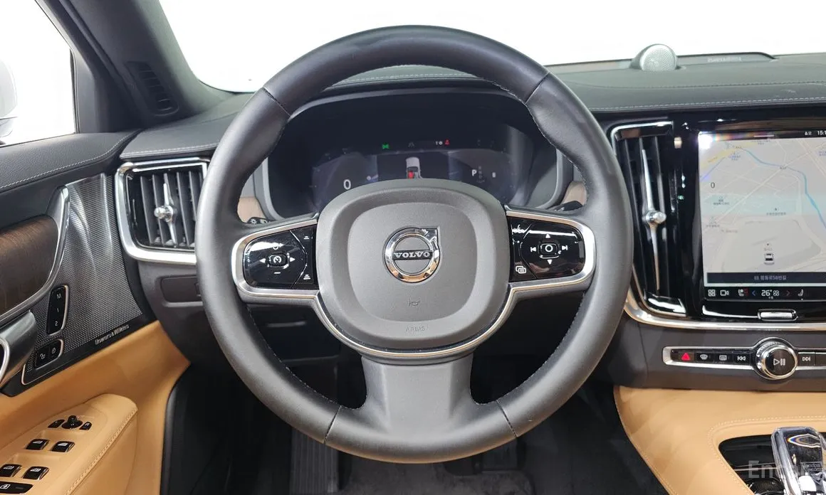 Фото 13 - Volvo S90