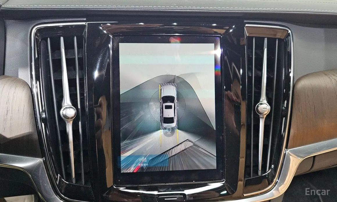 Фото 15 - Volvo S90