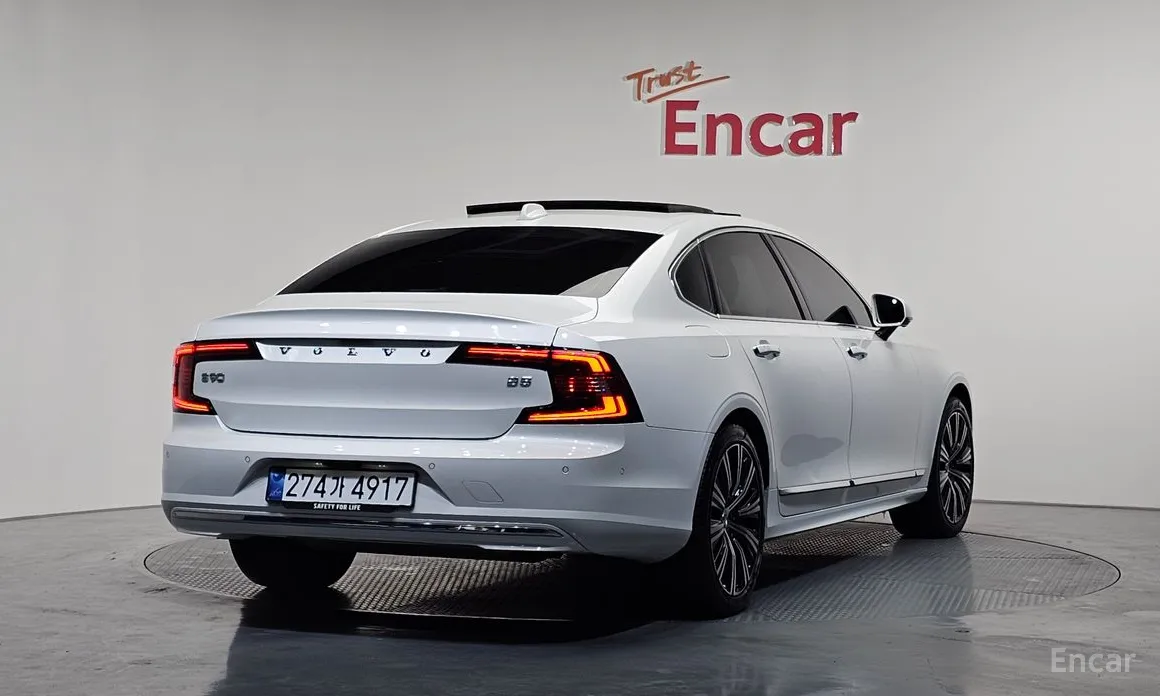 Фото 2 - Volvo S90