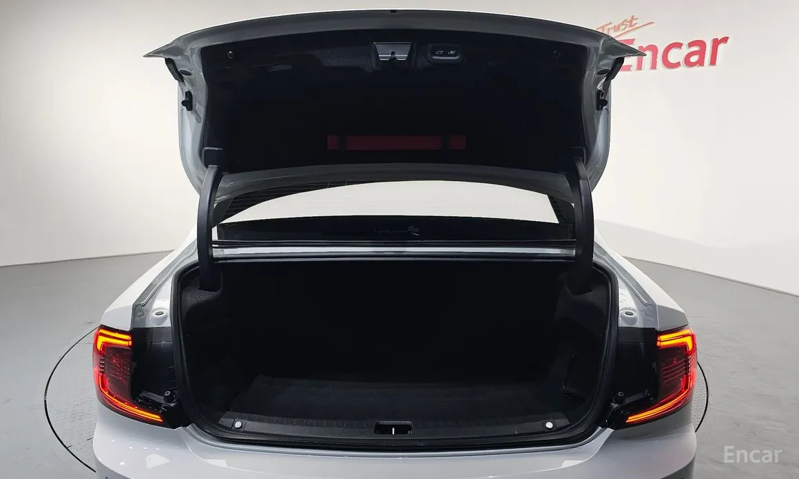 Фото 20 - Volvo S90