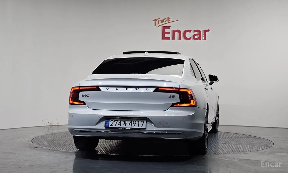 Фото 4 - Volvo S90